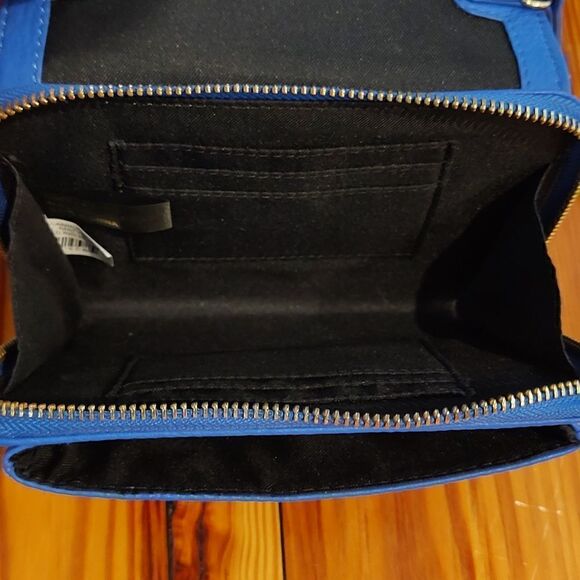 Vince Camuto Anika Crossbody Bag in Dazzling Blue Pebbled Leather - Picture 9 of 12